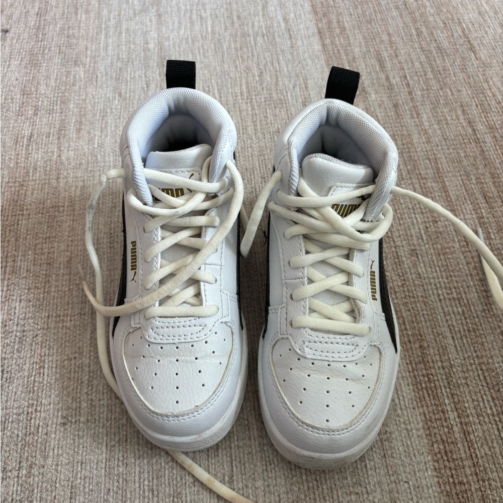 Toddler size 10.5 Pumq shoes